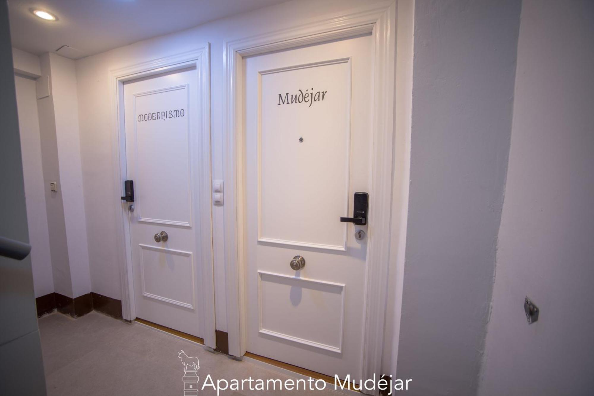 Apartamentos Plaza Del Torico Teruel Szoba fotó